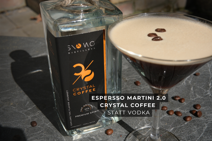 Der leckerste Espresso Martini mit SNOWO Crystal Coffee Kaffeegeist statt Vodka – cremiger Cocktail mit intensiver Kaffeenote und feiner Schaumkrone