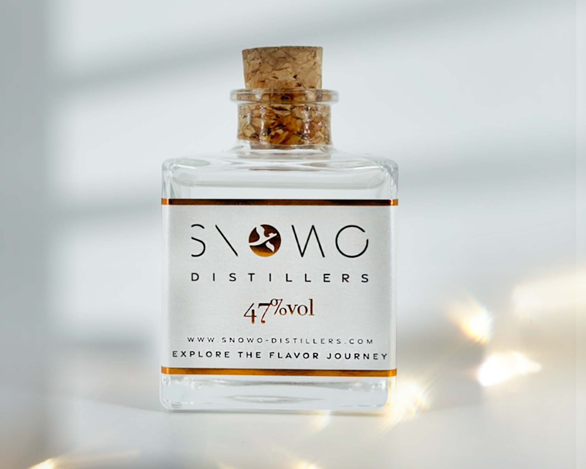 Klar, kraftvoll und elegant – SNOW365 Dry Gin mit 47% Vol für echten Genuss. 100ml Mini