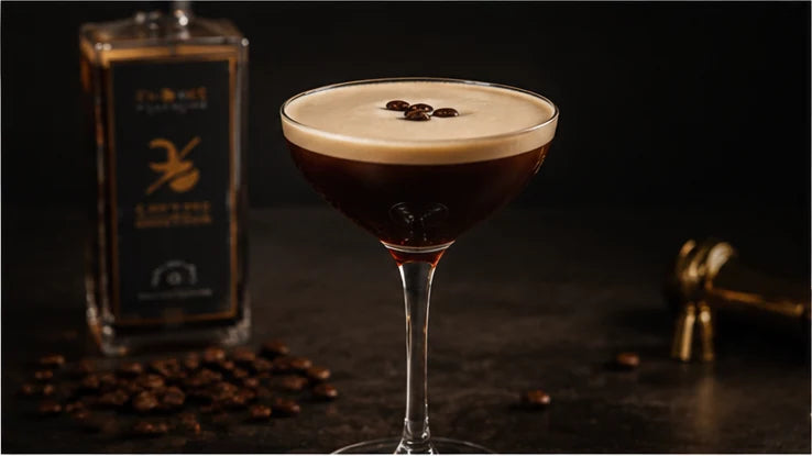 Espresso Martini mit Crystal Coffee in einem Cocktailglas
